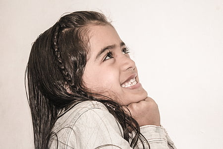 girl looking upward thumbnail
