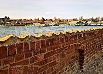 brown brickwall fence thumbnail