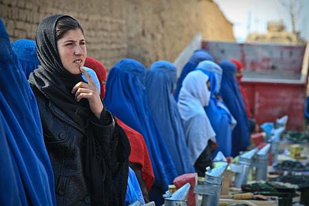 woman holding his chin thumbnail