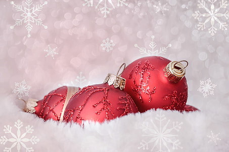 four red baubles digital wallpaper thumbnail