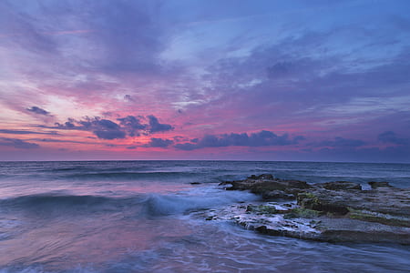 body of water during dusk thumbnail