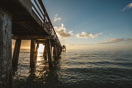 Scenic View of Sea Against Sky thumbnail