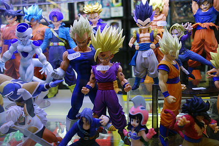 Dragon Ball figurine collection thumbnail