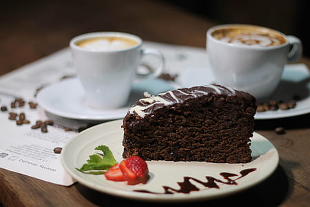sliced of chocolate cake thumbnail