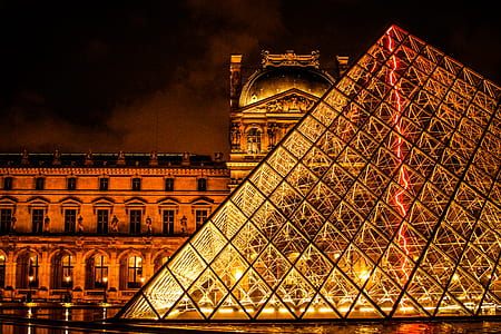 Louvre Museum, Paris thumbnail