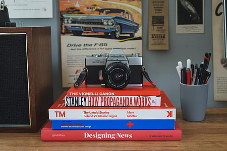 silver Minolta compact camera thumbnail