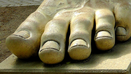 left human foot statue thumbnail