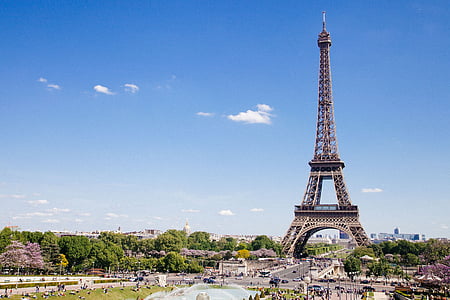photography of Eiffel Tower thumbnail