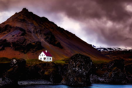 white house near mountain wallpaper thumbnail