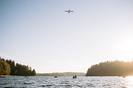 Plane over a lake thumbnail