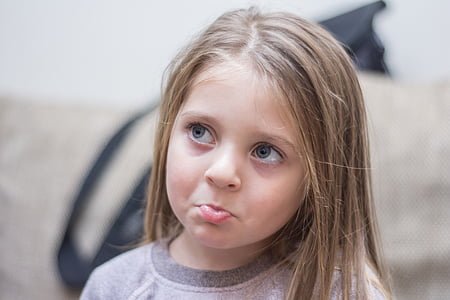 girl wearing gray crew-neck top thumbnail