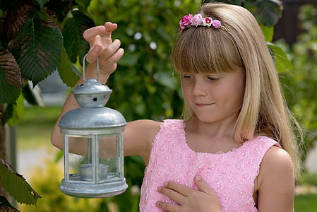 girl wearing pink tank top thumbnail