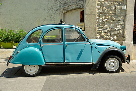classic teal 5-door hatchback thumbnail