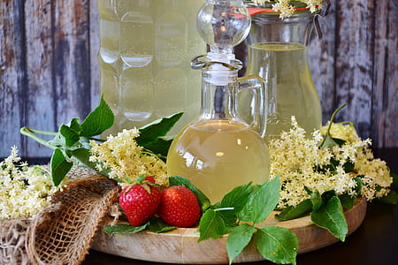strawberry on serving board thumbnail
