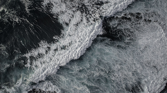 body of water waves thumbnail