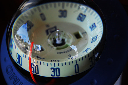 blue and white compass thumbnail
