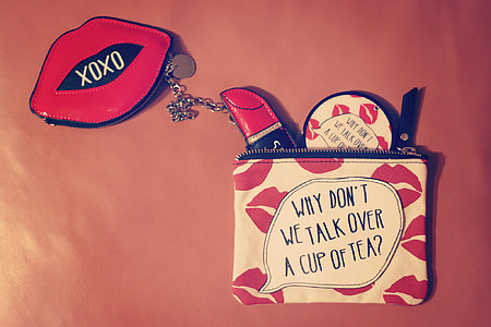 two red leather coin purses thumbnail