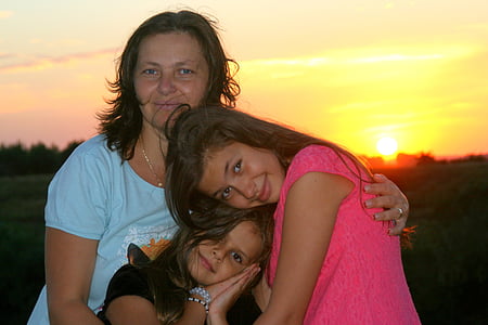 mother and daughters portrait picture thumbnail