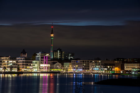 city at nighttime thumbnail