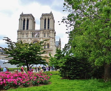 building during daytime thumbnail