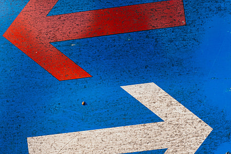 Right and left arrow thumbnail