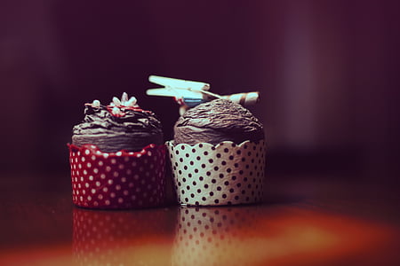 brown cupcakes thumbnail