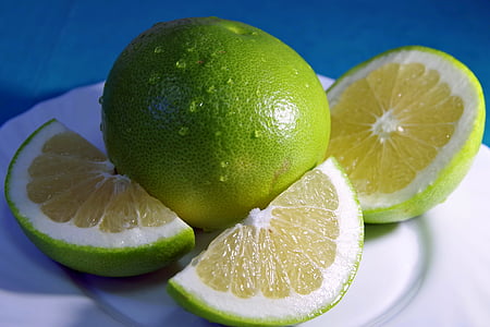 sliced green lemons thumbnail