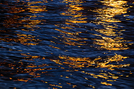 body of water photo thumbnail
