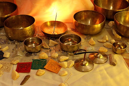 brass-colored bowls thumbnail