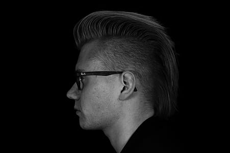 profile photo of man wearing black framed glasses thumbnail