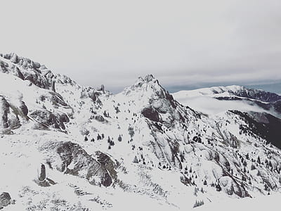 mountain covered with snow thumbnail