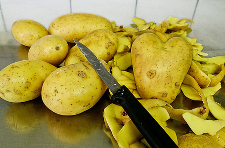 brown potatoes and knife thumbnail