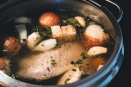 Cooking homemade chicken broth thumbnail