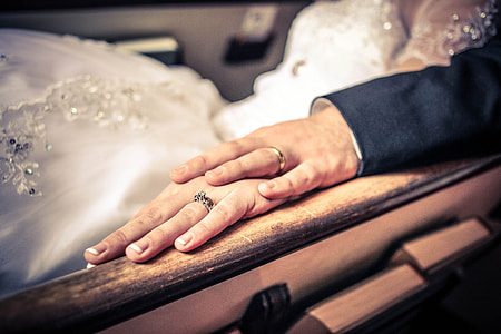 Wedding hands and rings thumbnail