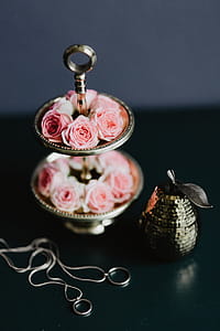A tray of pink roses thumbnail
