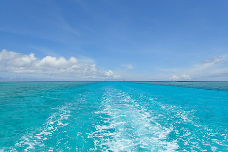 boat trail in a blue sea thumbnail