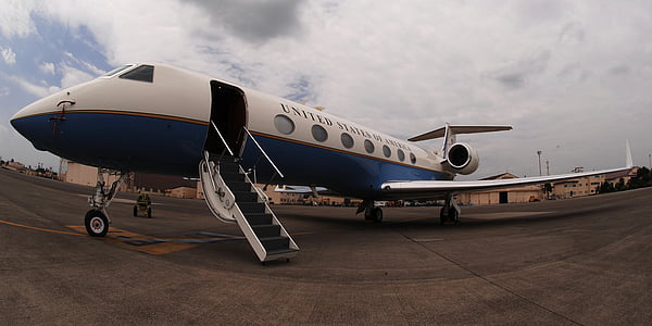 panoramic photo of plane thumbnail