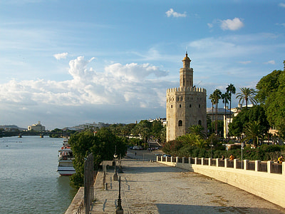 Torre Del Oro in Seville, Spain thumbnail