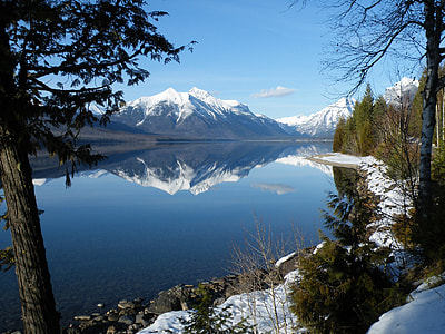 Landscape of lake McDonald at Glacier National Park, Montana thumbnail