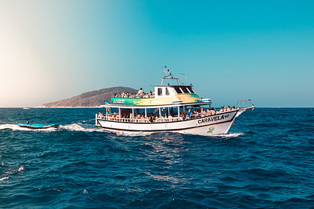 People In A Boat thumbnail