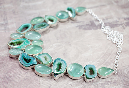 silver-colored chain link green geode bib necklace thumbnail