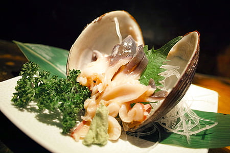 closeup photo of opened mussel thumbnail