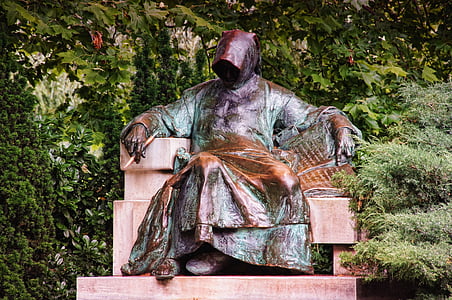 gray and brown concrete statue thumbnail