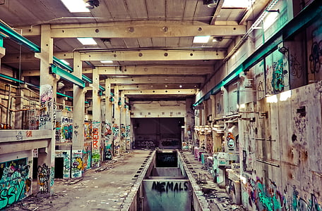 large shed with metal walls and flooring thumbnail