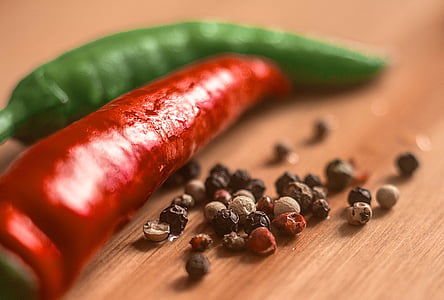 red and green chili peppers thumbnail