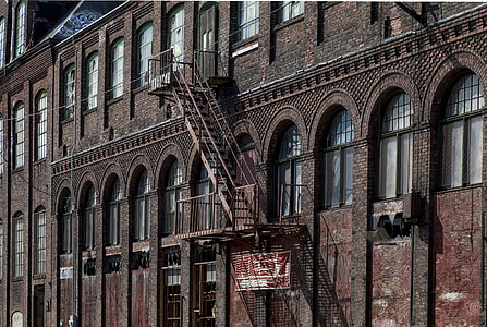 Side of a building in Bridgeport, Connecticut thumbnail