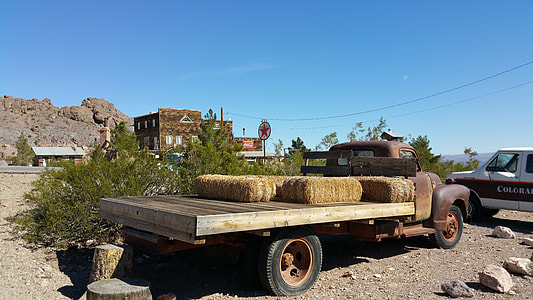 Flatbed Truck With Rust thumbnail
