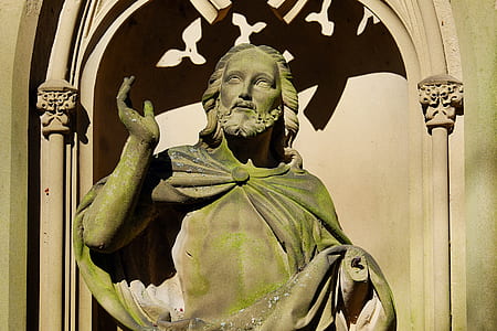 ceramic Jesus Christ statue thumbnail