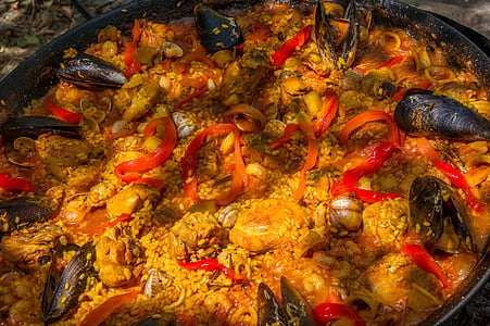 mussel and rice in pot thumbnail