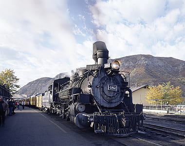 black metal train thumbnail